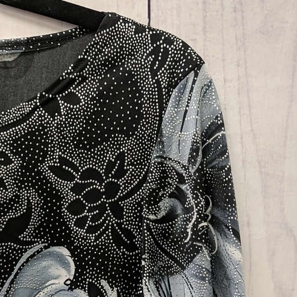 J. T. B Top Floral - Picture 4 of 6